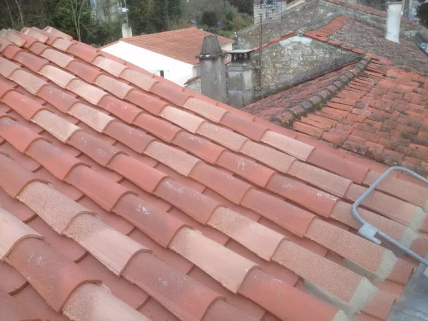 Réalisation toiture à Fontenay-le-Comte par Maçonnerie Vincent Franck, maçon à Fontenay-le-Comte